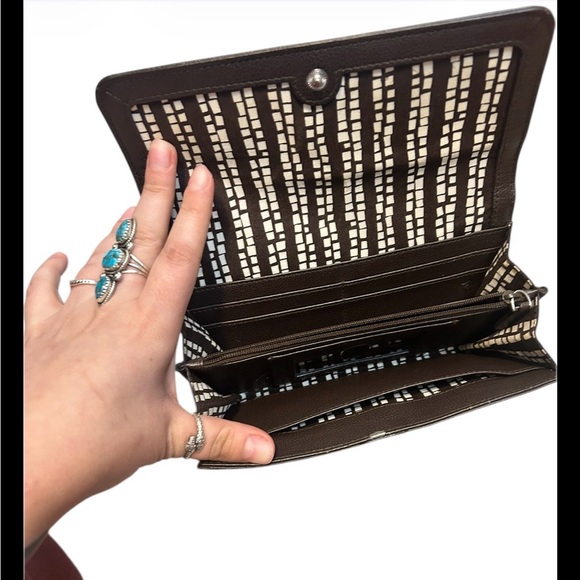 Vera Bradley RFID Wallet W RETIRED Rain Forest Pattern - Picture 4 of 6